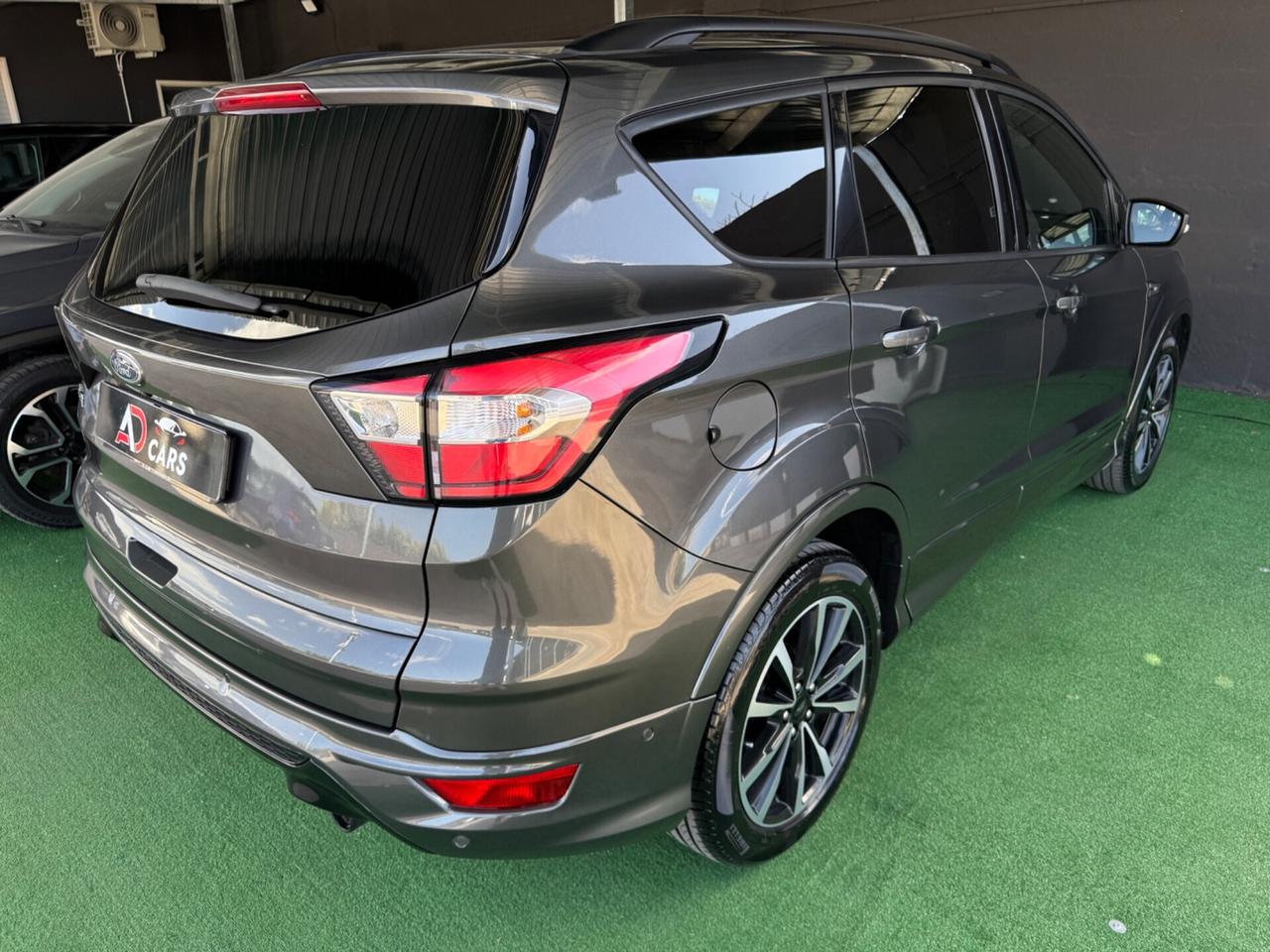Ford Kuga 2.0 TDCI 120 CV S&S 2WD Powershift ST-Line