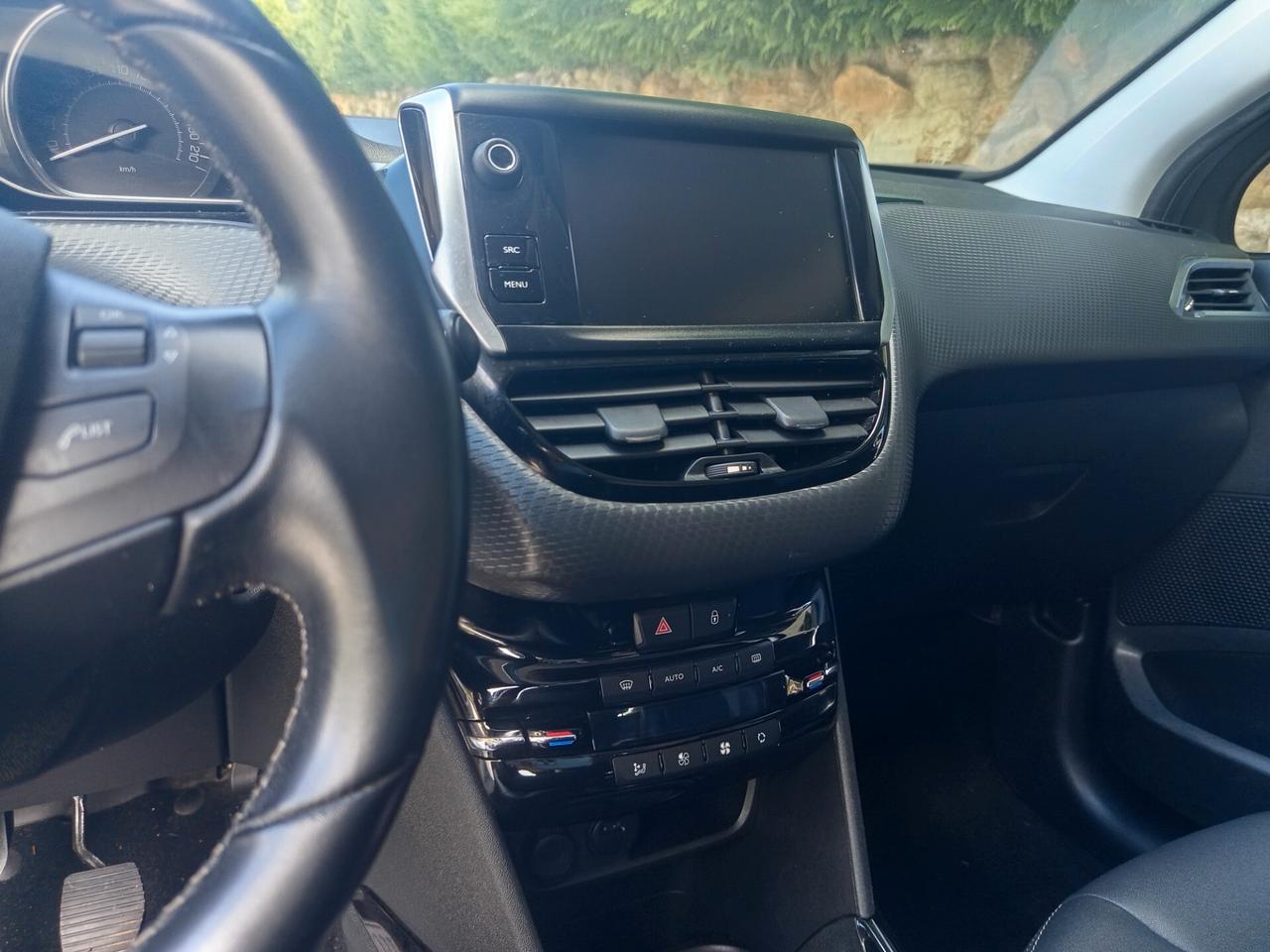 Peugeot 2008 BlueHDi 100 S&S Allure