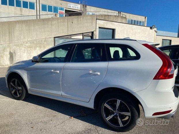 VOLVO XC60 D3 Business Geartronic Plus N1