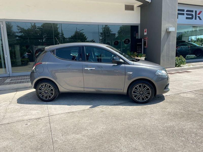 Lancia Ypsilon 1.0 FireFly 5 porte S&S Hybrid Gold