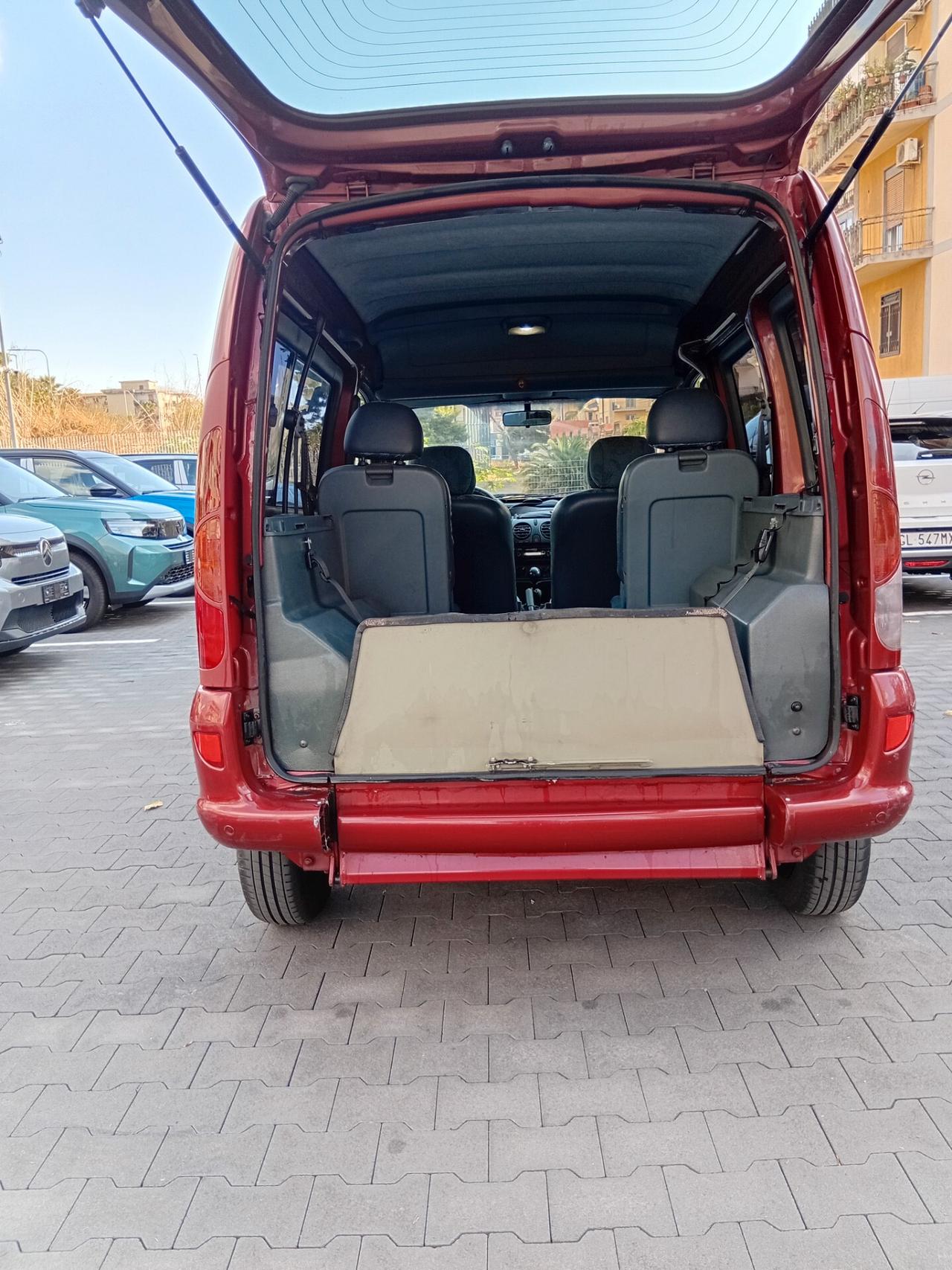 Renault Kangoo ALLESTIMENTO TRASPORTO DISABILI