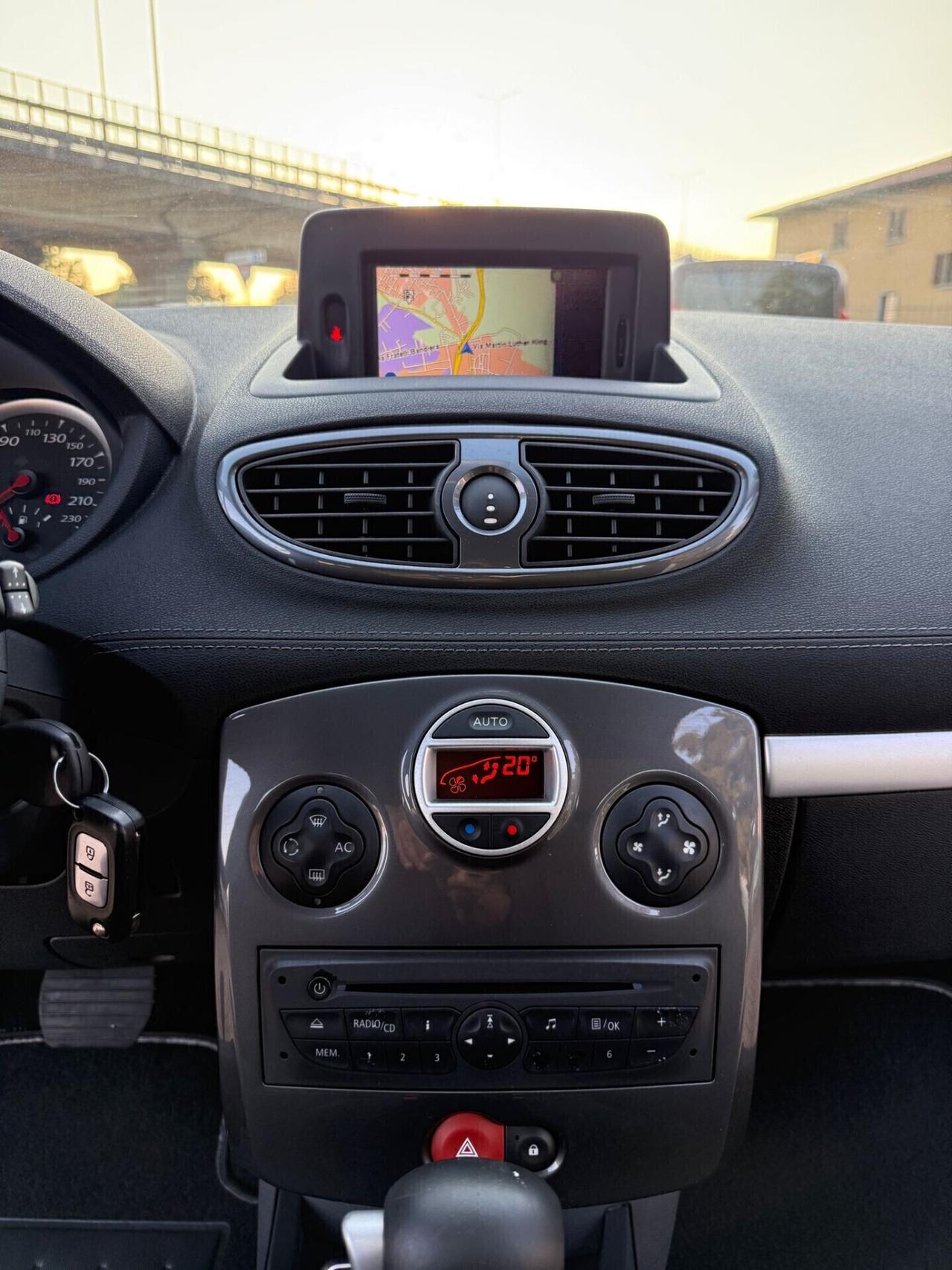 Renault Clio 1.6 16V 3 porte AUTOMATICA OK NEOPATENTATI