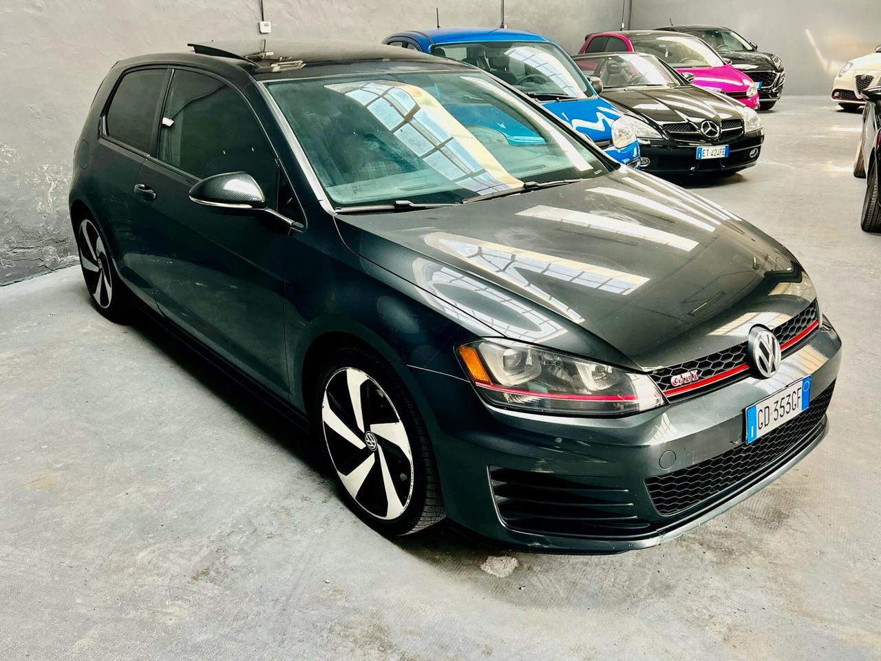 Volkswagen Golf GTI Golf GTI Performance 2.0 TSI 3p. fender edition
