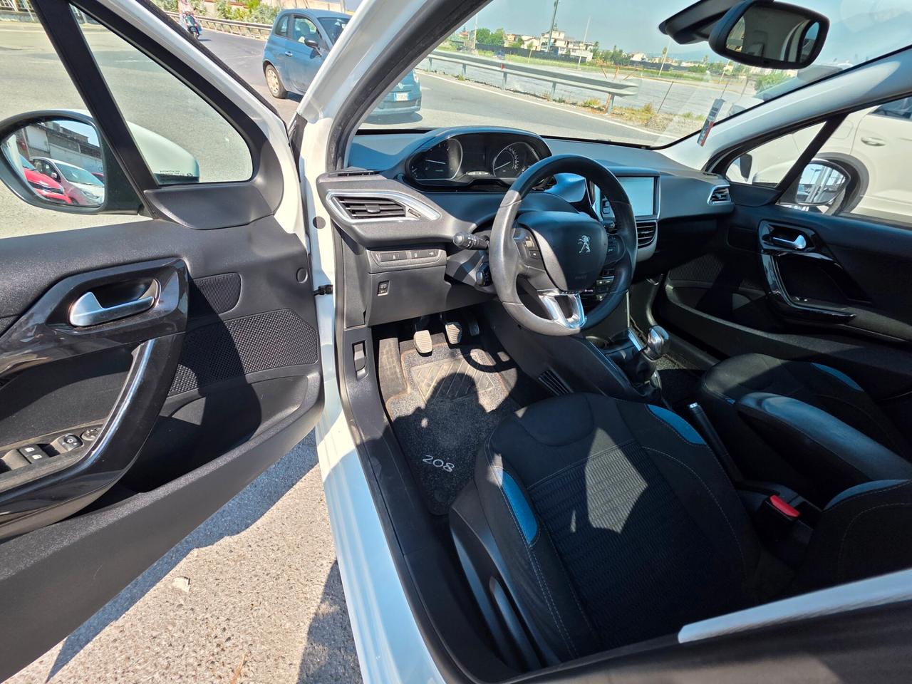 Peugeot 208 1.4 HDi 68 CV 5 porte Allure