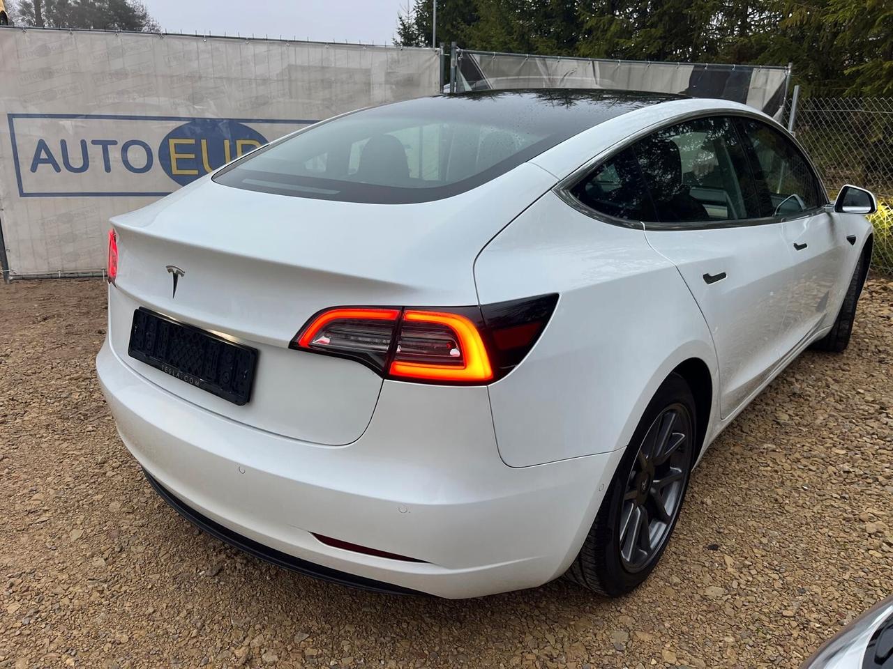 Tesla Model 3 Standard RWD Plus