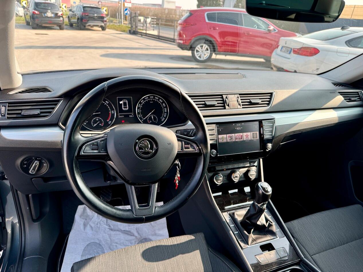 Skoda Superb Wagon Superb wagon 1.6 tdi Ambition