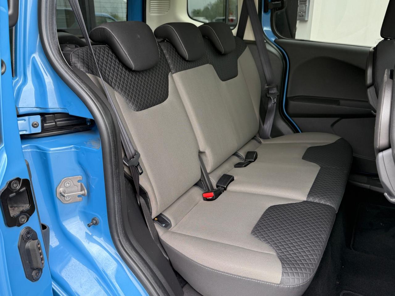 Ford Tourneo Courier 1.0 b.|NEOPATENTATI