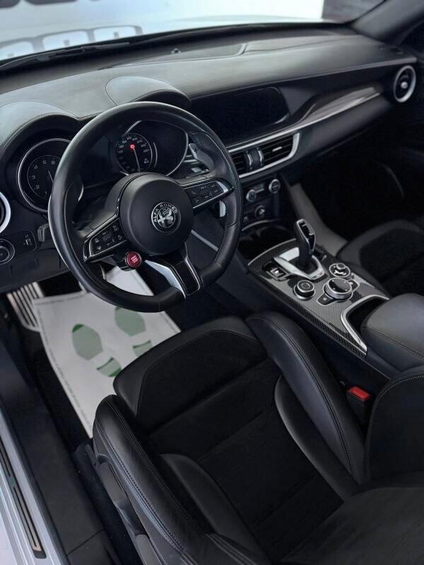 Alfa Romeo Stelvio 2.9 Bi-Turbo V6 510 CV AT8 Quadrifoglio