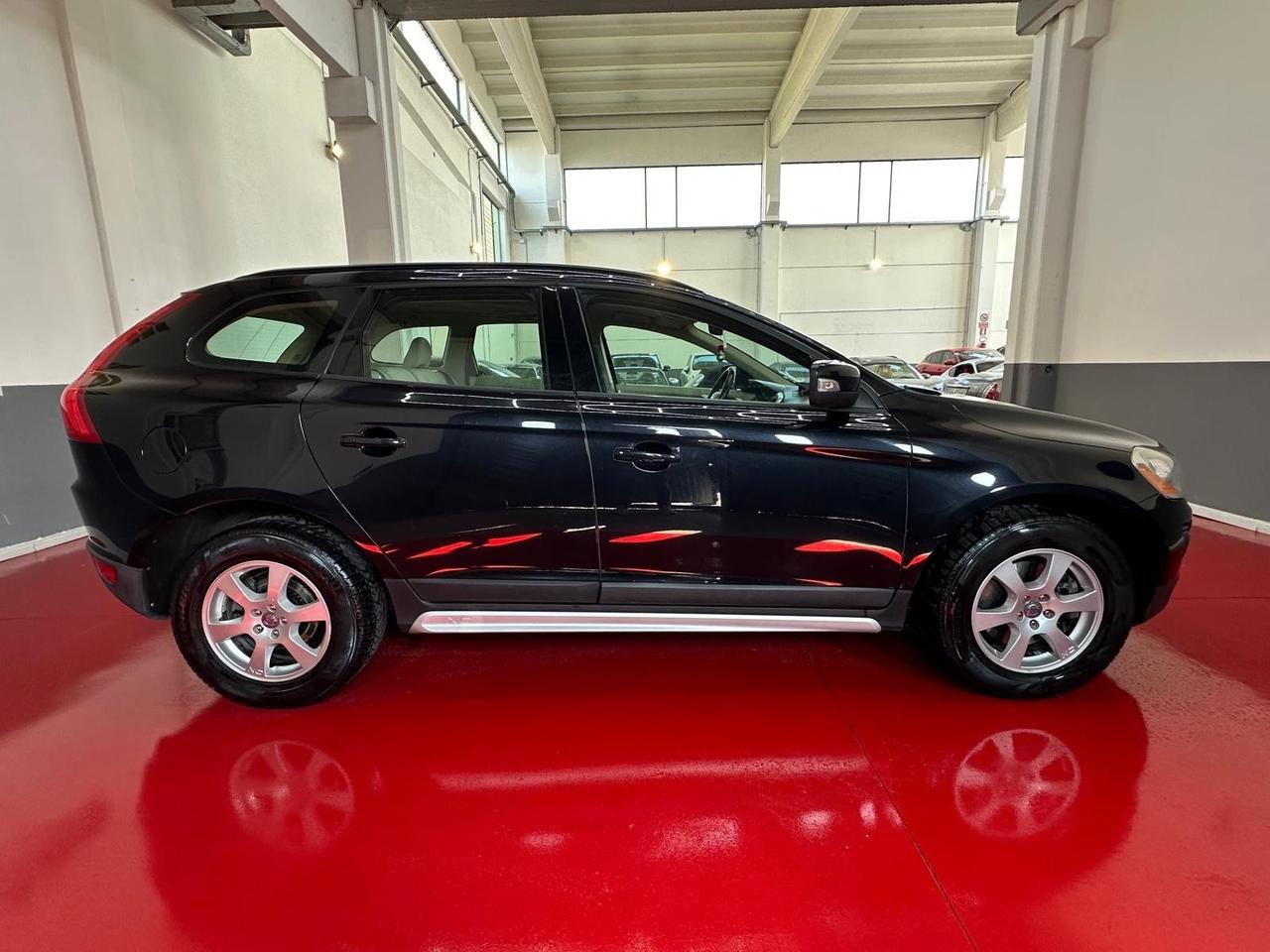 Volvo XC 60 XC60 D5 AWD Geartronic Momentum