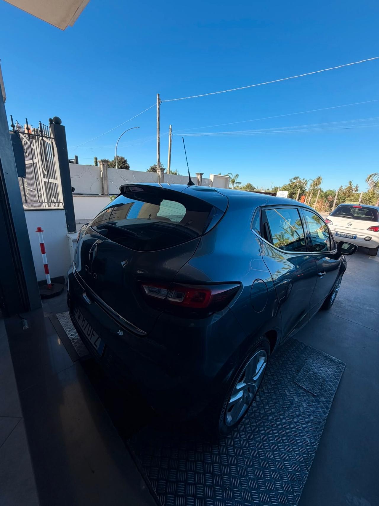 Renault Clio TCe 12V 90 CV GPL 5 porte Moschino Intens