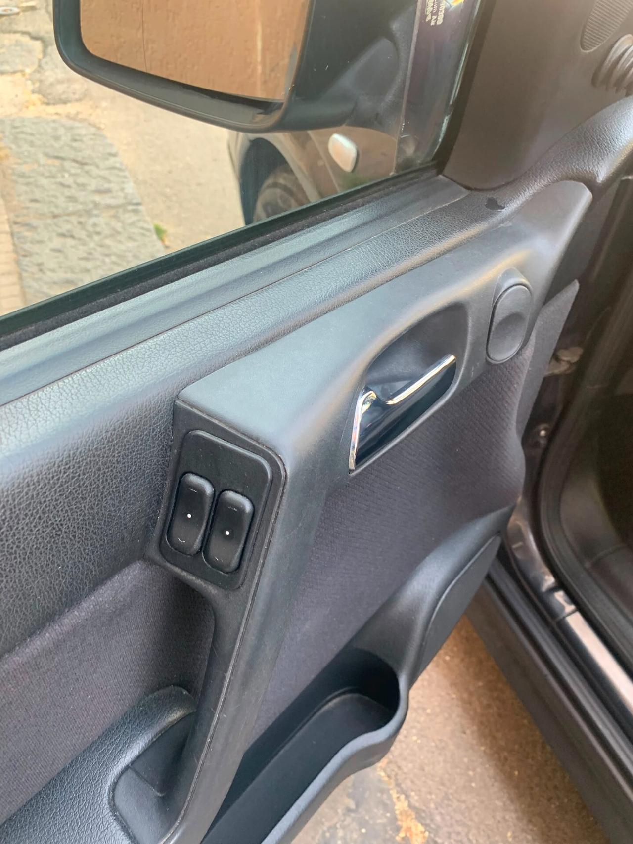 Opel Astra 2.0 16V DTI cat 5 porte CDX - CONTO VENDITA -