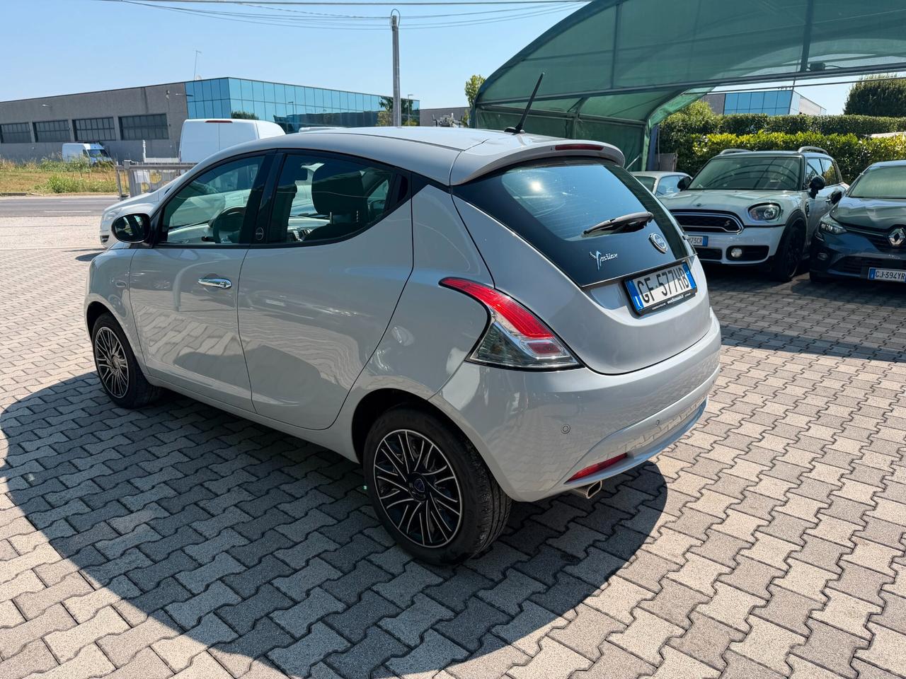 Lancia Ypsilon 1.0 FireFly 5 porte S&S Hybrid Ecochic Gold