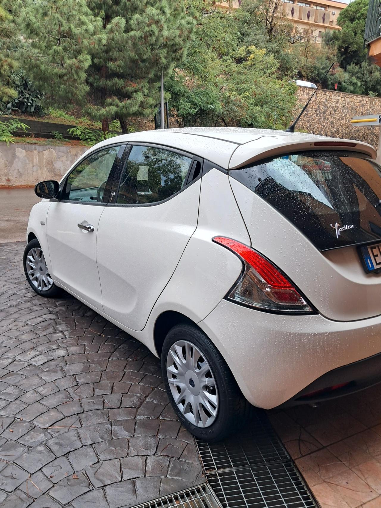 Lancia Ypsilon 1.3 MJT 16V 95 CV 5 porte S&S Gold