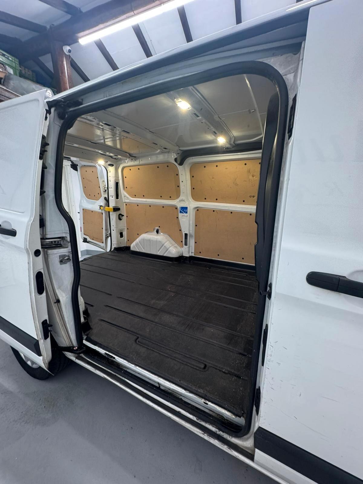 Ford Transit custom 2.0 TDI 130 CV anno 2017