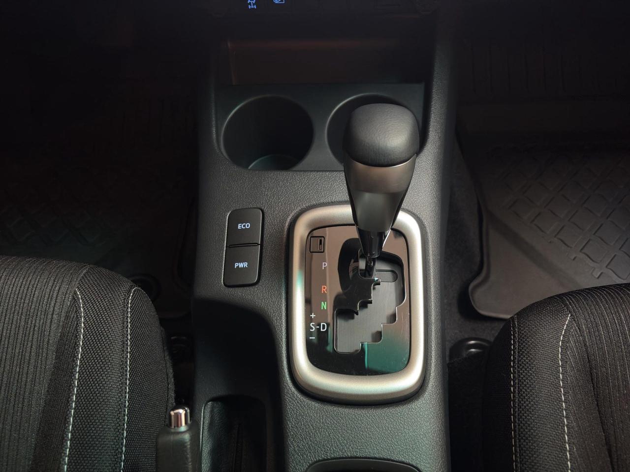 Toyota Hilux 2.4 d-4d double cab Lounge auto