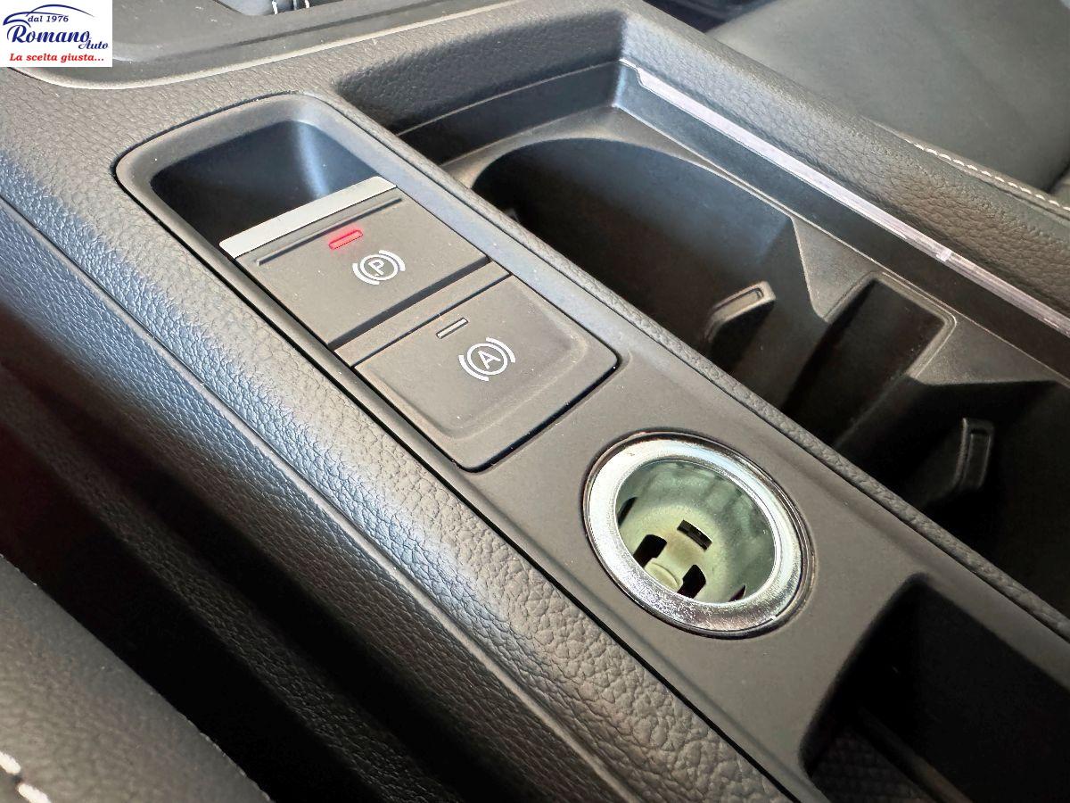 Audi Q3 SPB 35 TDI S tronic Identity Black /PELLE/R20