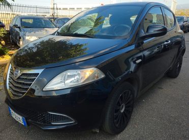 Lancia Ypsilon 1.2 69 CV 5 porte S&S Silver