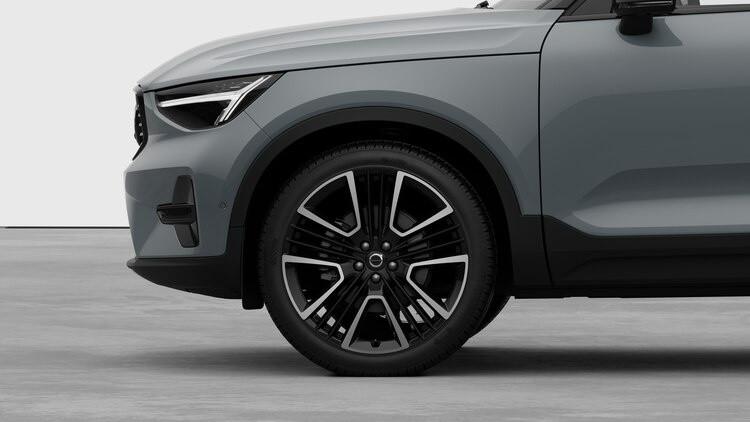 VOLVO XC40 ULTRA BLACK EDITION B4 AUTO PREZZO PROMO FINO AL 31/12/2025