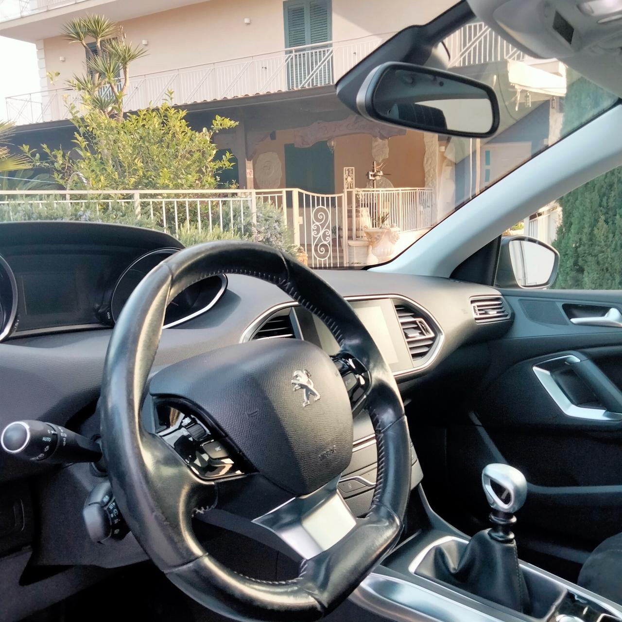 Peugeot 308 1.6 e-HDi 115 CV Stop&Start Allure