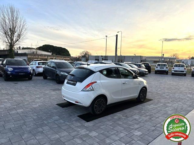 LANCIA Ypsilon 1.0 Hybrid Ecochic Gold ANCHE PER NEOPATENTATI