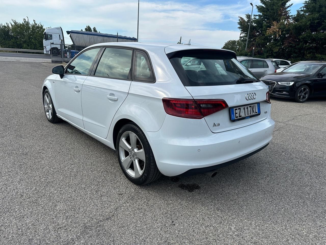 Audi A3 1.6 TDI clean diesel S tronic Ambiente - 2015