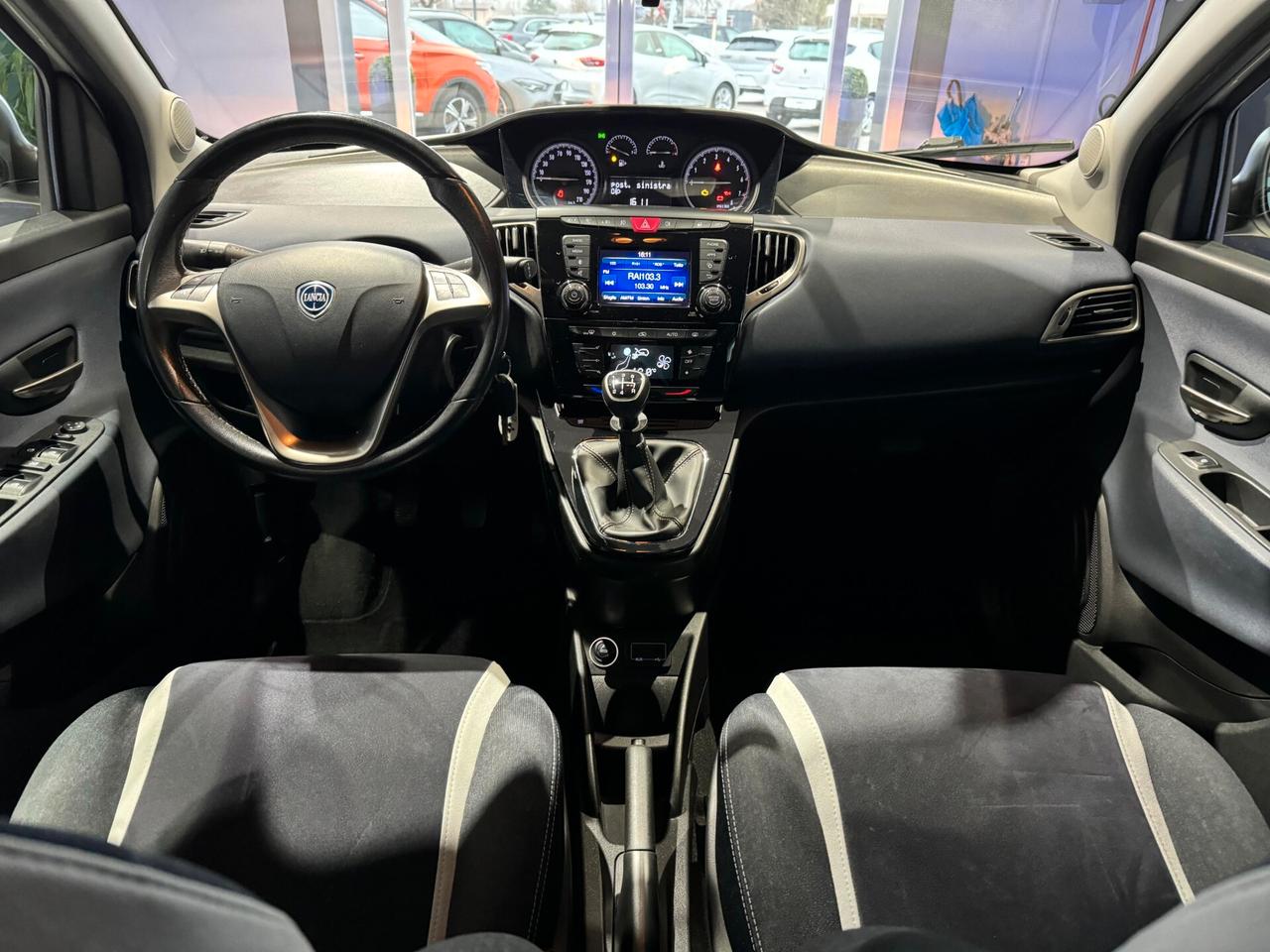 Lancia Ypsilon 1.2 69 CV 5 porte Mya