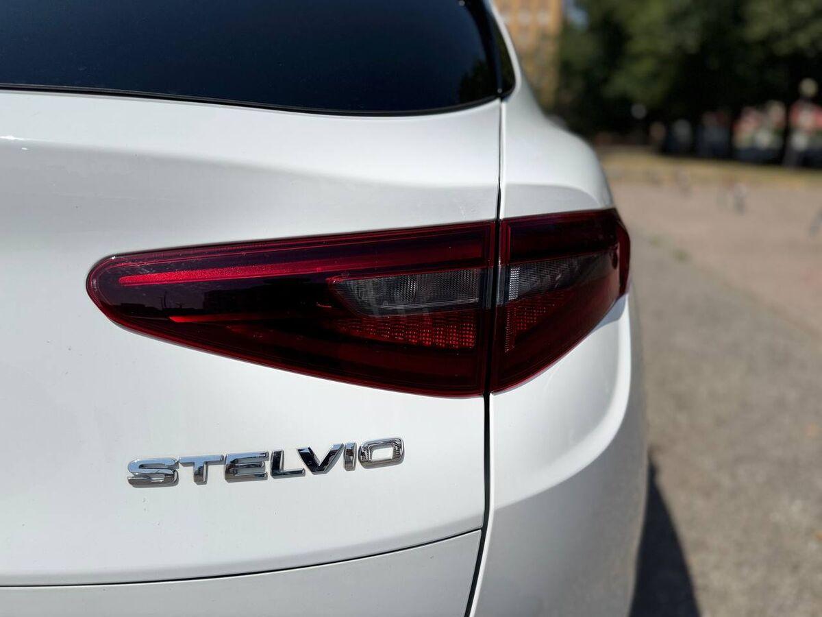 Alfa Romeo Stelvio 2.2 t Business rwd 160cv auto