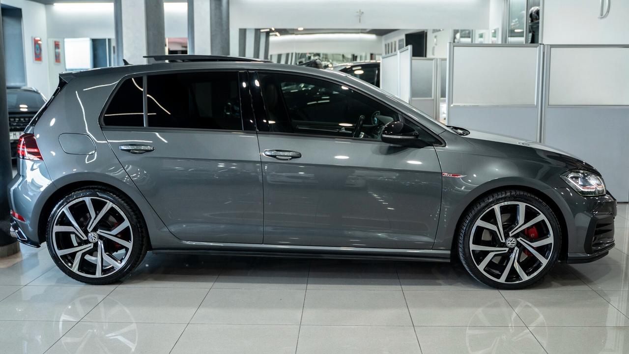 Volkswagen Golf GTI 7.5 PERFORMANCE 245CV DSG TETTO XENO NAVI FULL OPTIONAL