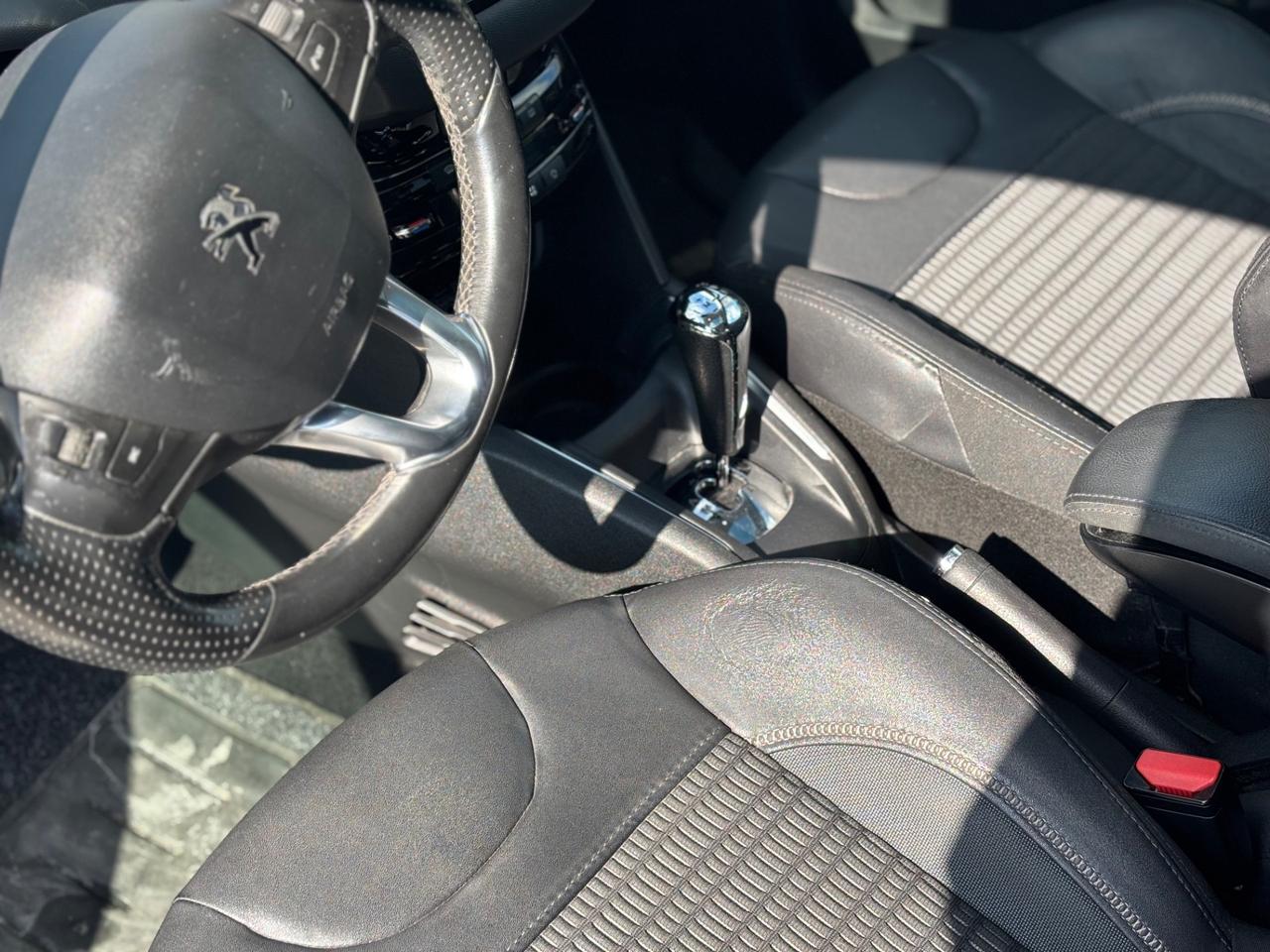 Peugeot 208 1.6 e-HDi 92 CV Stop&Start ETG6 3 porte Allure