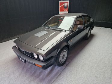 Alfa Romeo Alfetta GTV 6 2.5i ARIA CONDIZ. certif. ASI C.R.S.