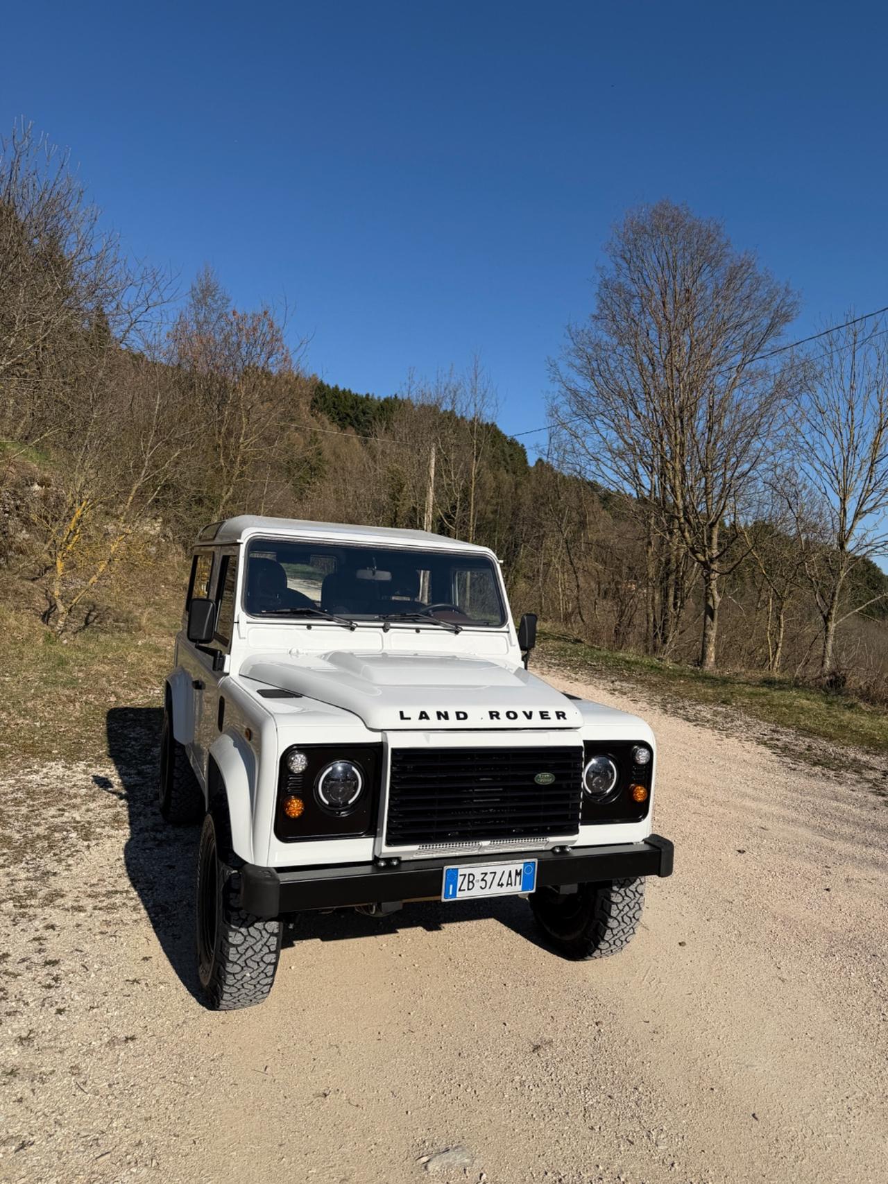 Land Rover Defender 90 2.4 TD4 Station Wagon SE N1