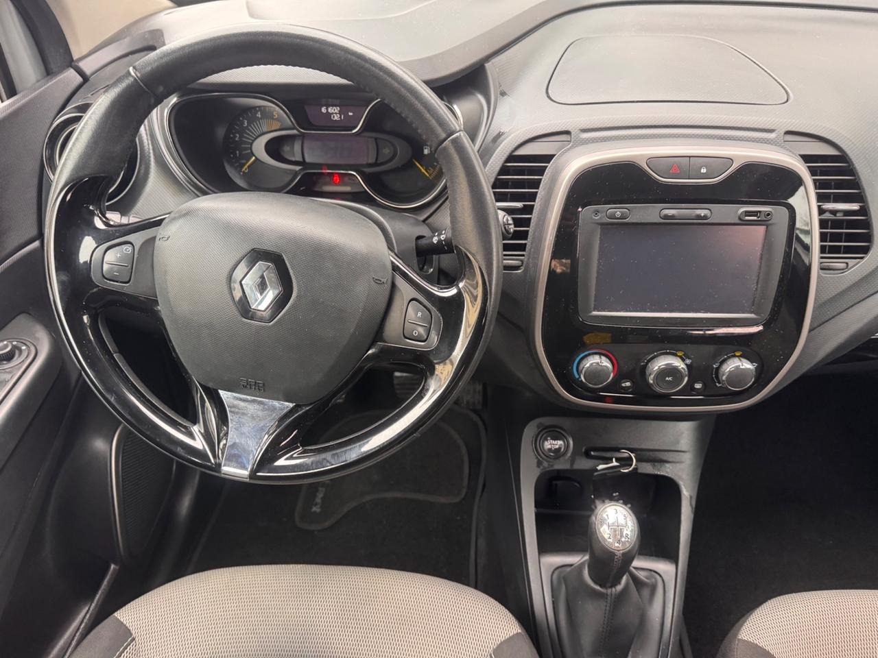 Renault Captur dCi 90 CV neopaten garanzia 12 mesi