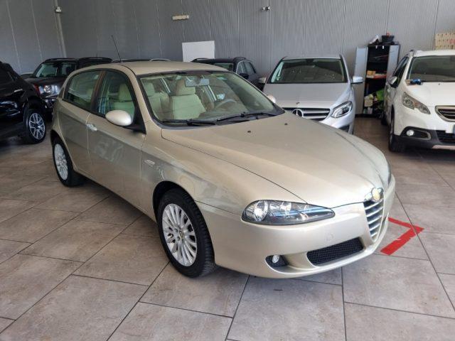 ALFA ROMEO 147 1.6 16V TS (105) 5 porte Distinctive BENZ/METANO