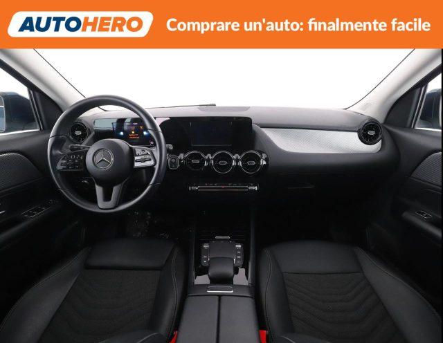MERCEDES-BENZ GLA 180 Automatic Business
