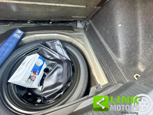 VOLKSWAGEN Taigo R LINE - 150CV - AUT.