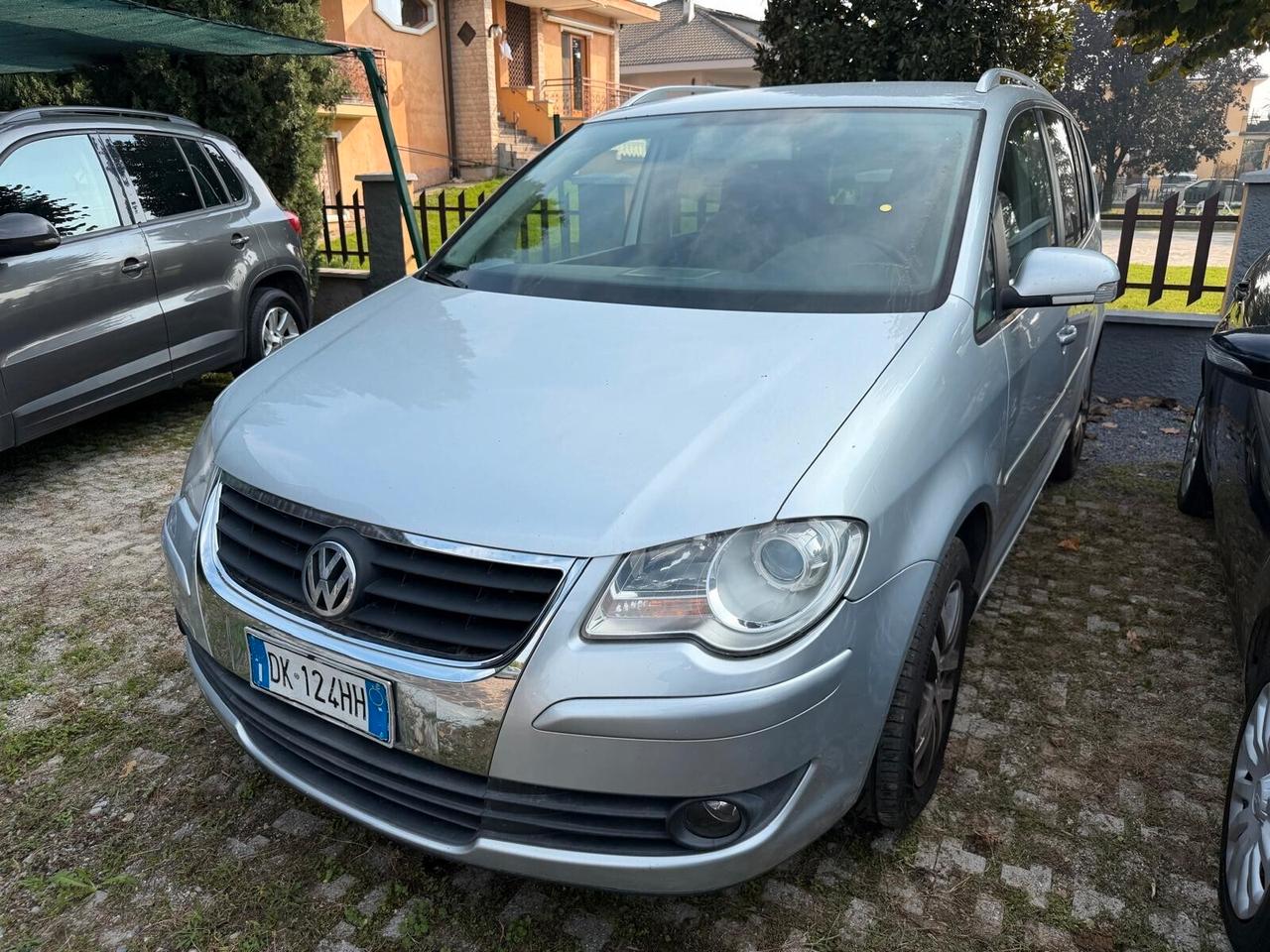 Volkswagen Touran 2.0 Trendline Ecofuel 7 POSTI NEOPATENTATI