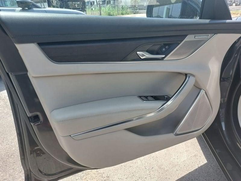 Jaguar XF 2.0 D 204 CV AWD aut. SE