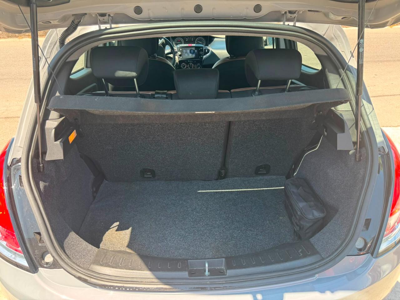 Lancia Ypsilon 1.2 GPL Alberta Ferretti