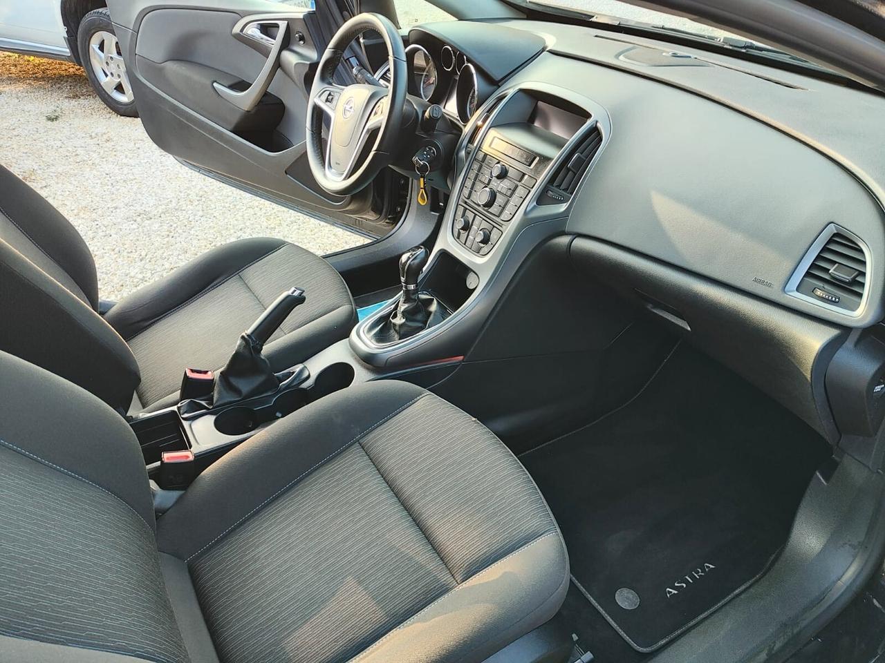 Opel Astra GTC 1.7 CDTI 110CV 3 porte unico proprietario