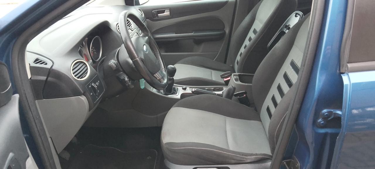 Ford Focus 1.8 TDDi cat 5p. Zetec