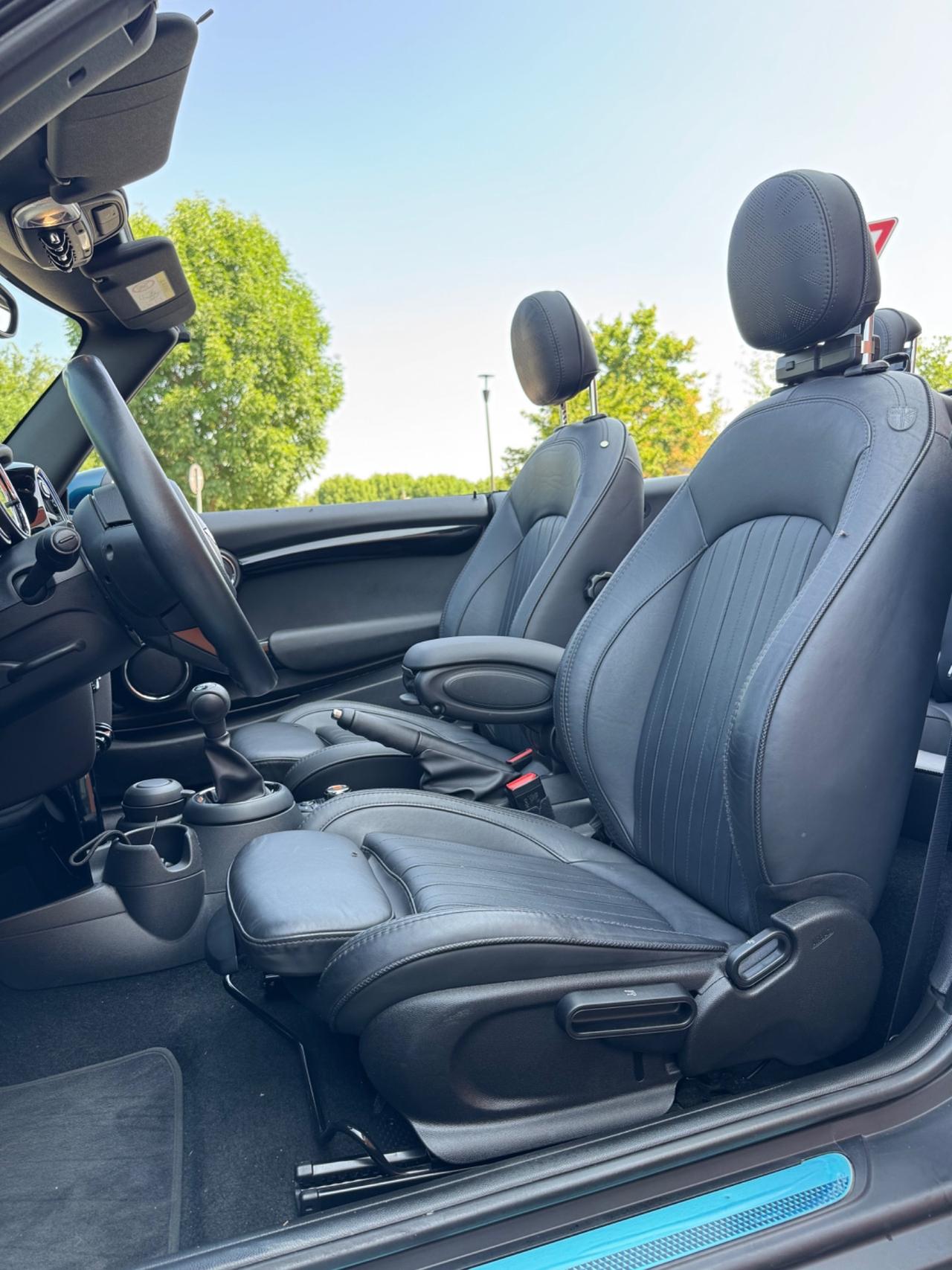 Mini 1.5 benzina One Cabrio si neopatentati
