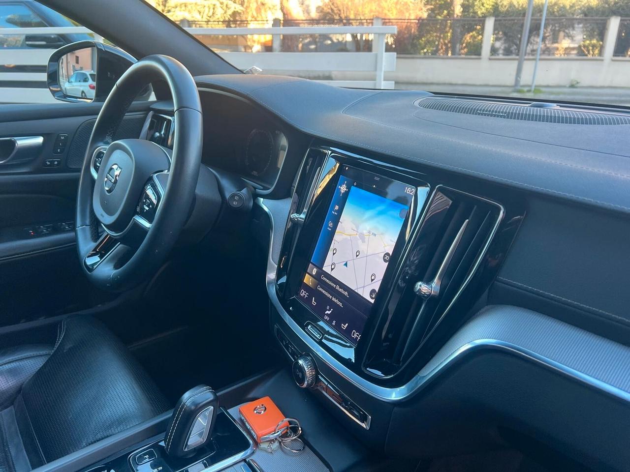 VOLVO V60 B4 GEARTRONIC R-DESING