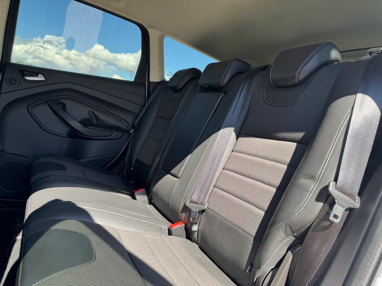 Ford Kuga 2.0 TDCI 150 CV S&S 4WD Powershift Titanium