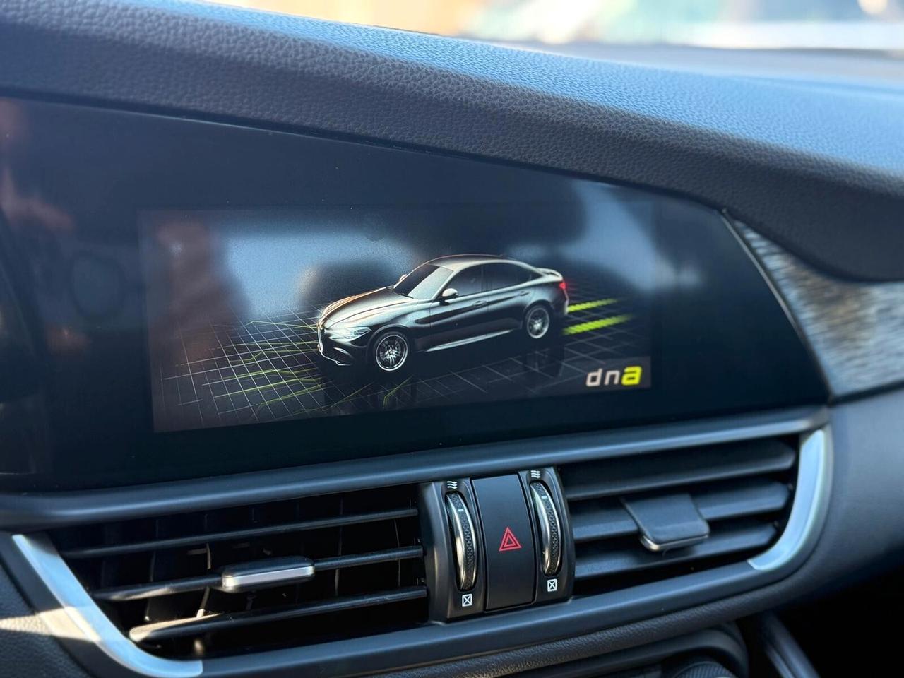 Alfa Giulia 2.2 TD 190 CV AT8 Executive Blu Anodizzato My2021