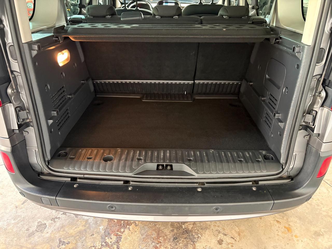 Renault Kangoo 1.5 blue dci Limited 116cv AUTOVETTURA