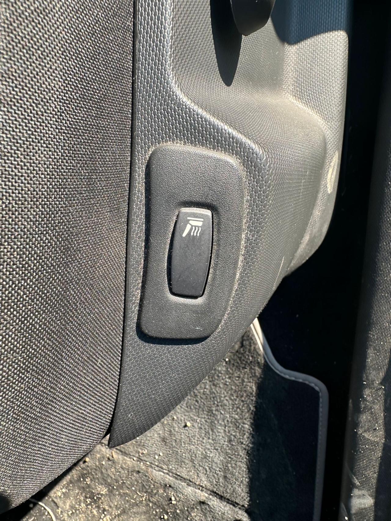 Renault Captur 1.5 90 Energy Iconic LEGGERMENTE SINISTRATA