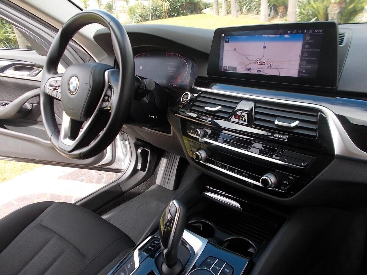 Bmw 518d Touring 150cv Aut. *FULL OPT.* da VETRINA