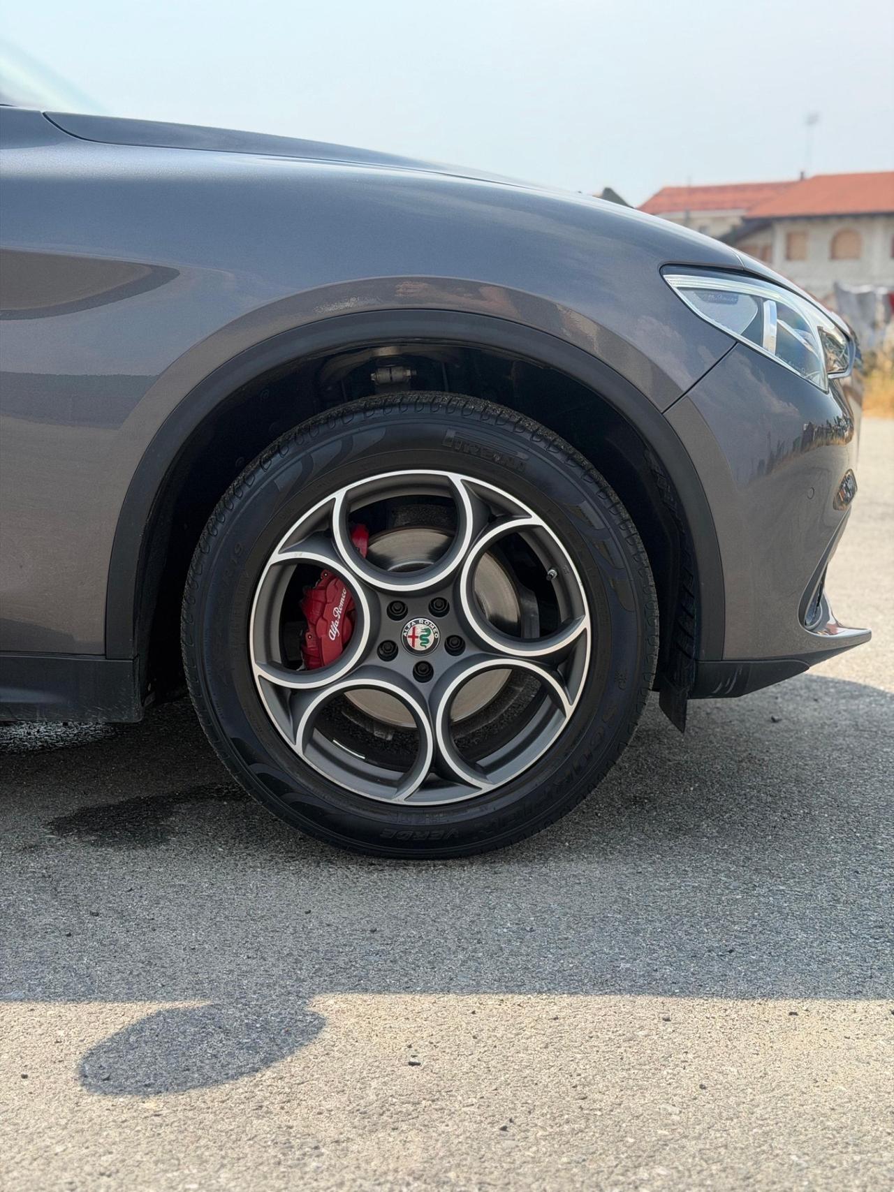Alfa Romeo Stelvio 2.2 Turbodiesel 210 CV AT8 Q4 Super