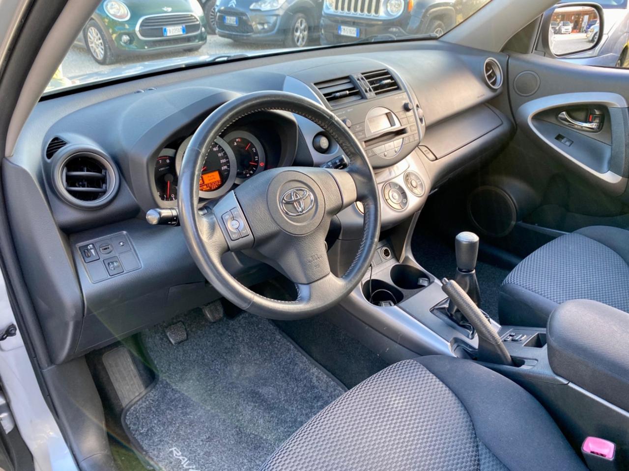 Toyota RAV 4 RAV4 2.0 Luxury