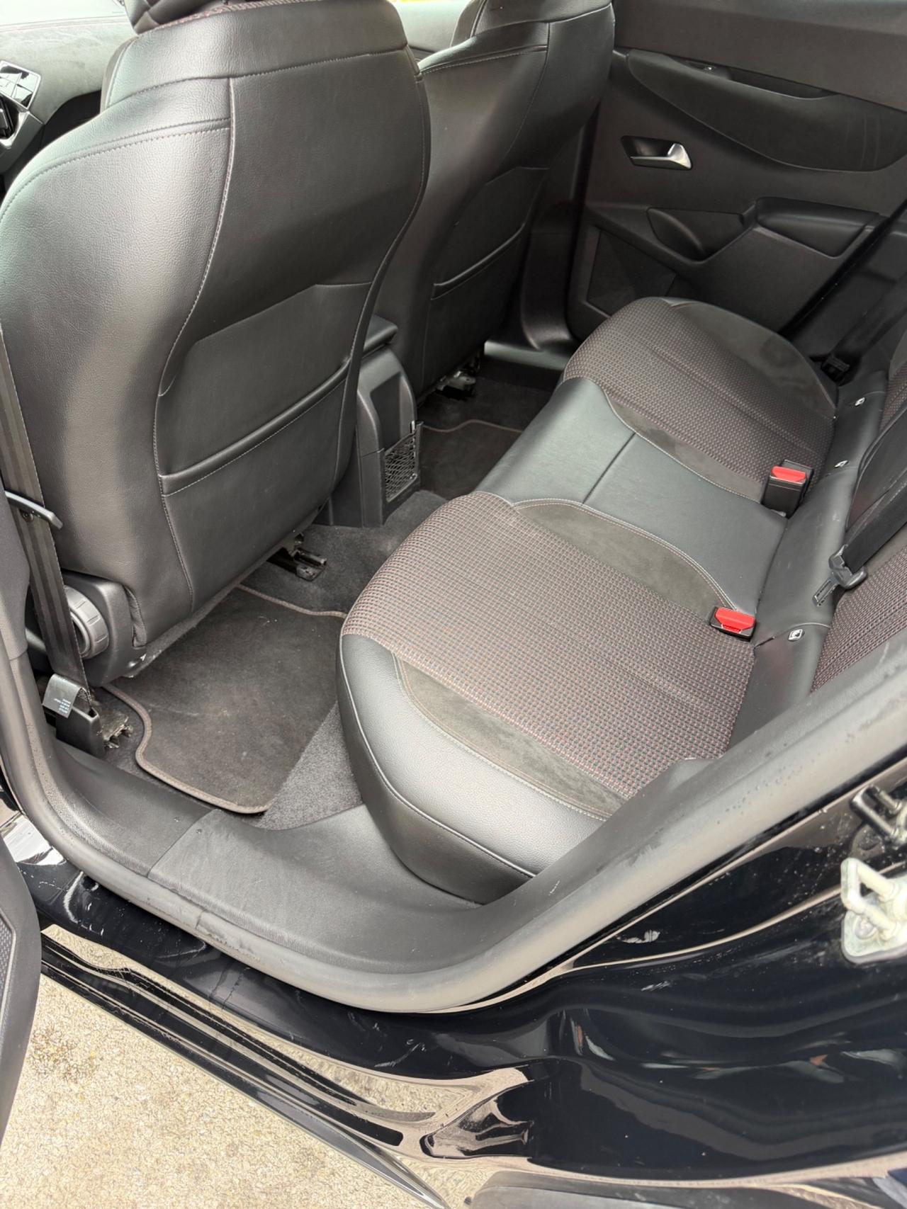 Ds DS3 3 Crossback BlueHDi 130 aut. Performance Line+